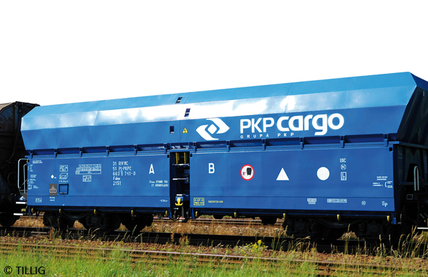 High capacity hopper car in PKP Cargo livery<br /><a href='images/pictures/Tillig/15280.jpg' target='_blank'>Full size image</a>